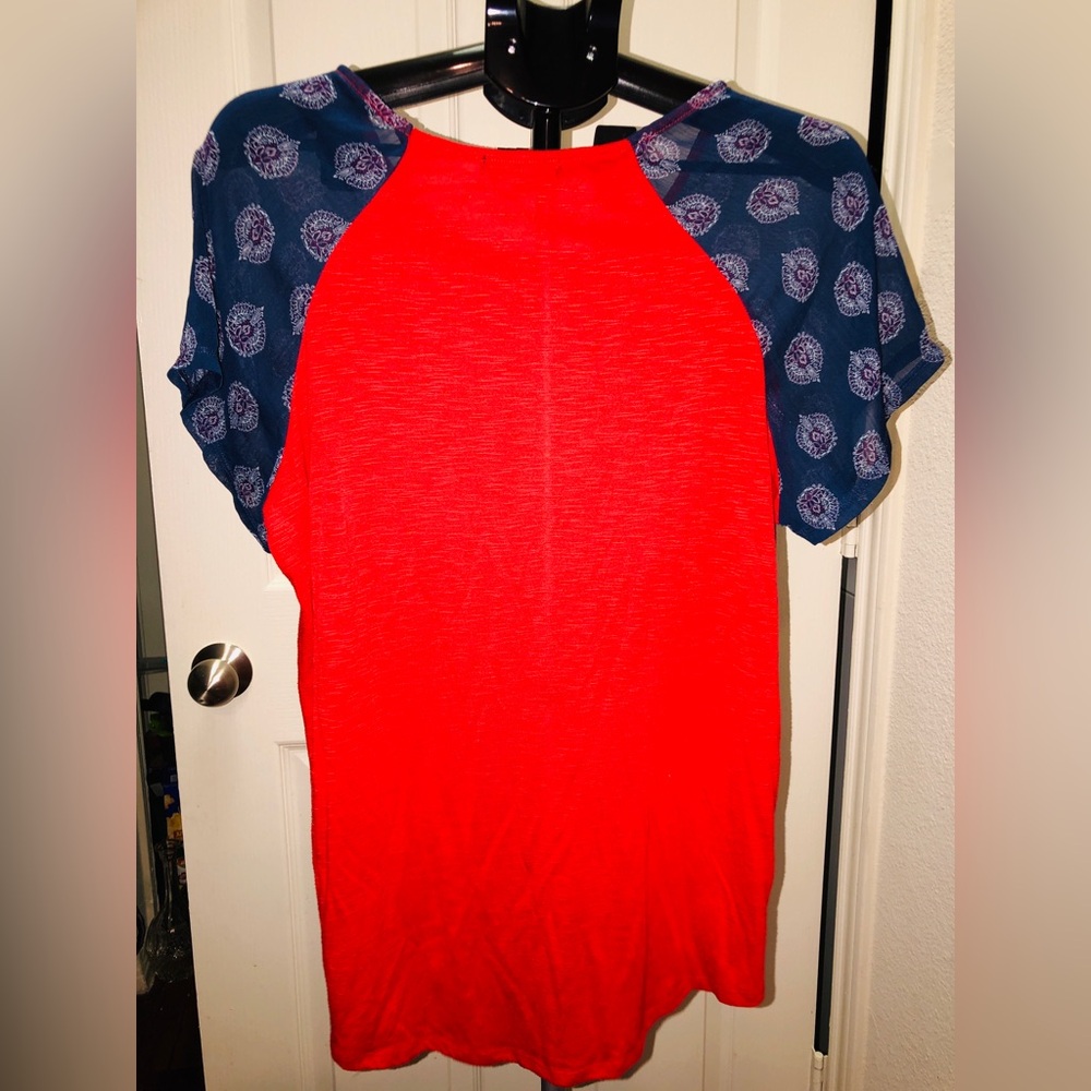 Red Embroidered Front Raglan Sleeve Top - Picture 4 of 6